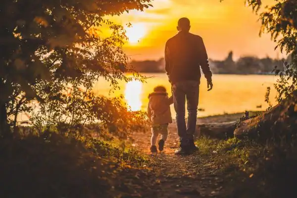 image of dad and child - parental alienation Halesowen